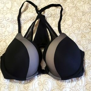 VS razorback black n gray bra. Like new.